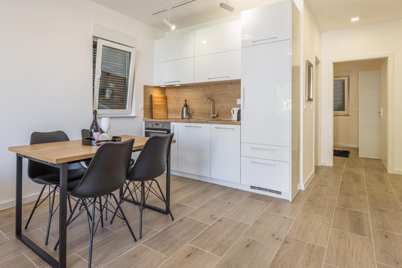 Luxury 2 Bedroom Apartment With Sea View Baška Voda Buitenkant foto