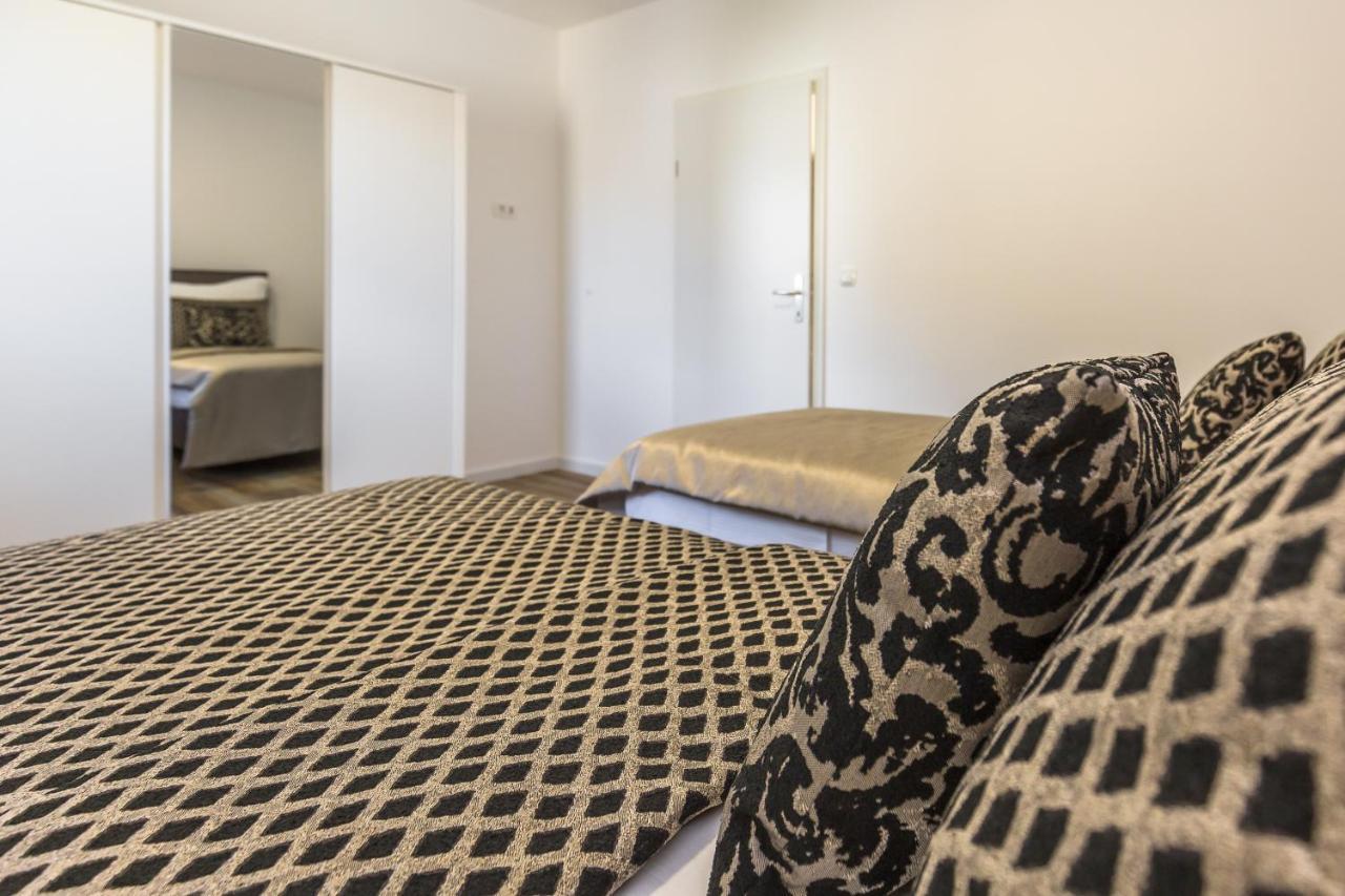 Luxury 2 Bedroom Apartment With Sea View Baška Voda Buitenkant foto